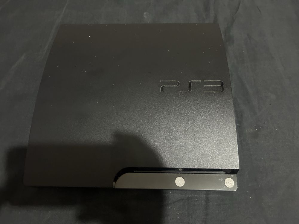PlayStation 3 + два джоестика