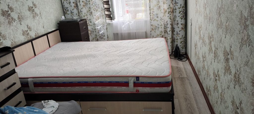 Продам двухспальнюю кровать