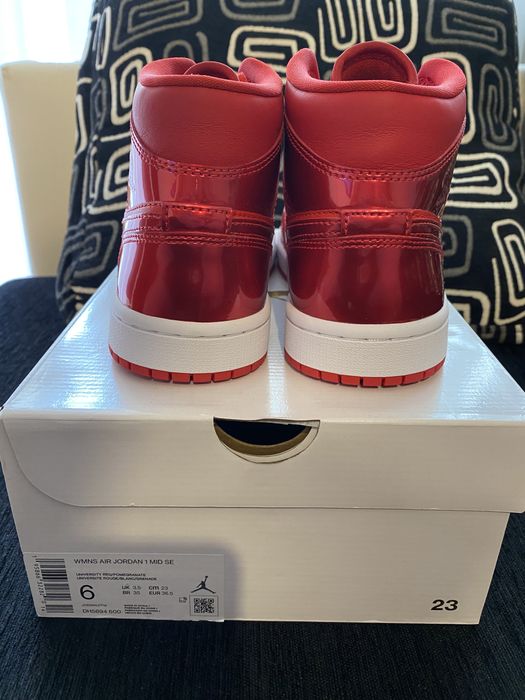 Air Jordan 1, Mid SE
