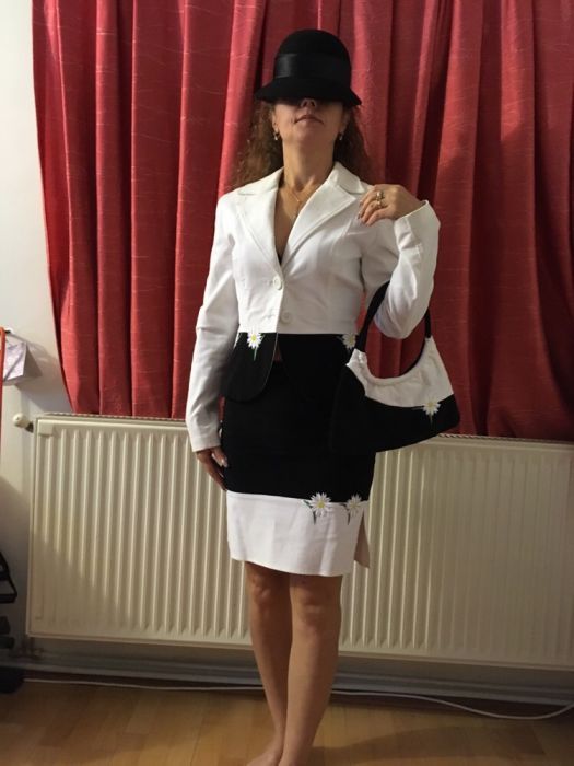 Costumas catifea deosebit marime 36 S + CADOU Gentuta