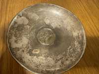 Сребърна чиния от началото на 20 век