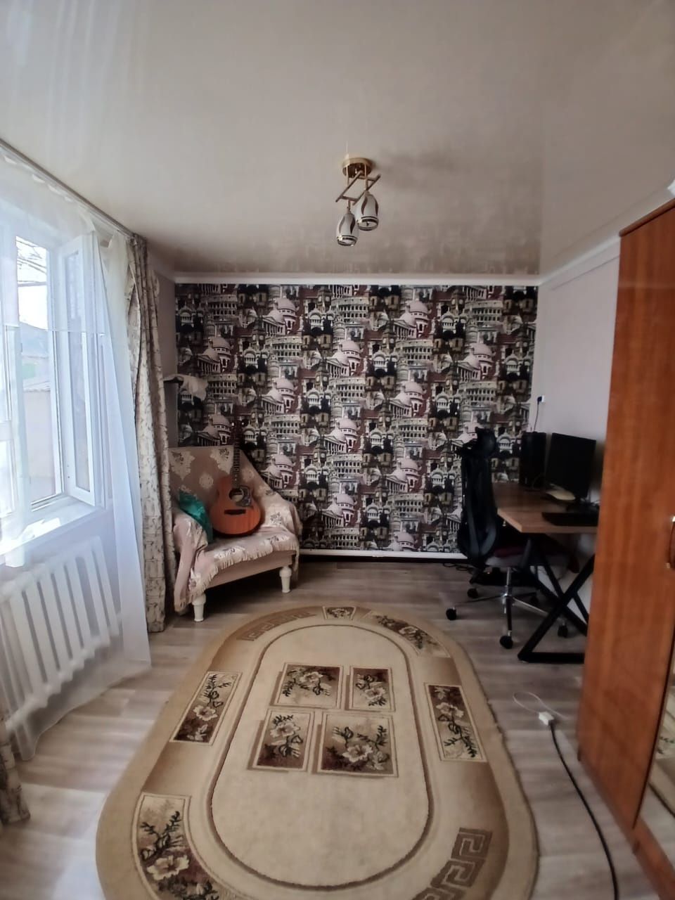 Доссорда уй сатылады