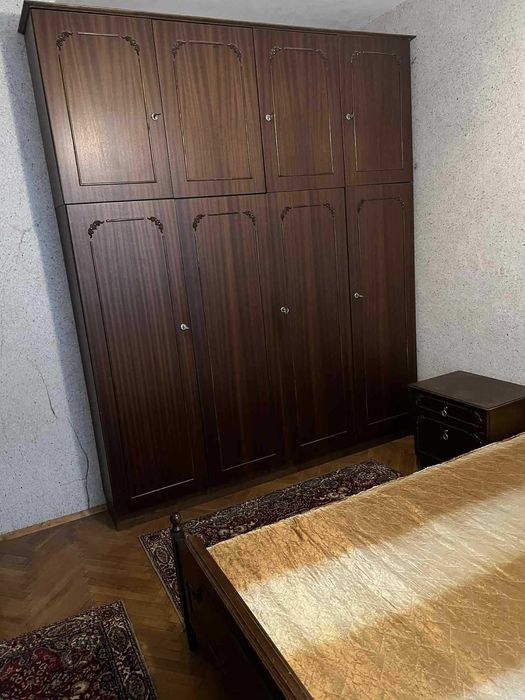 Продавам спално обзавеждане