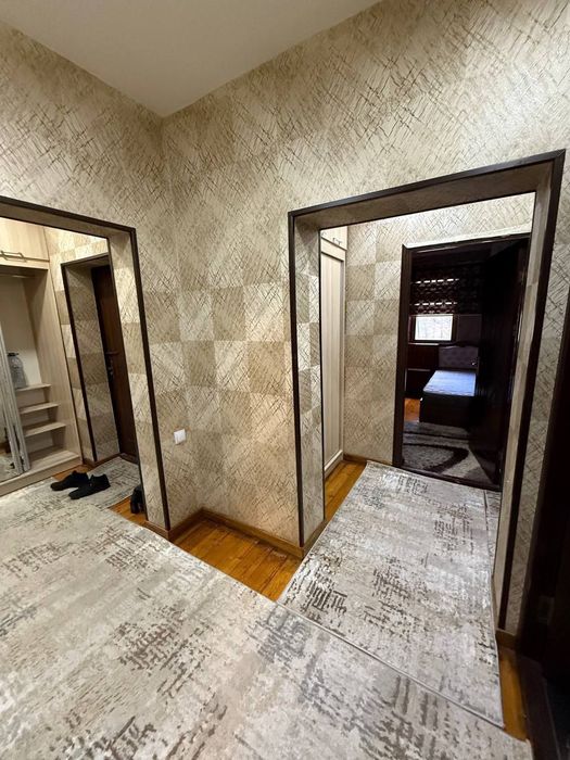 Kvartira sotiladi 3 xonali hamma jihozlari bilan2- etajda 70 kv.m