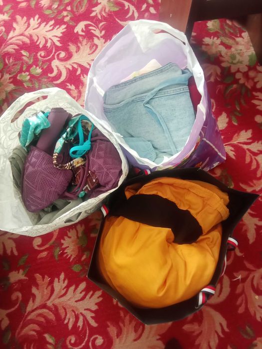 Отдам женские вещи