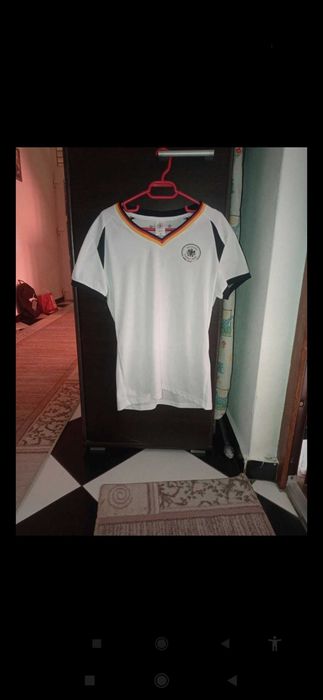 5 Tricouri de Fotbal