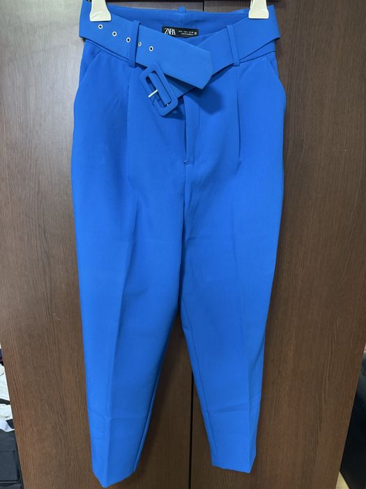 Pantanoni cu talie inalta si curea