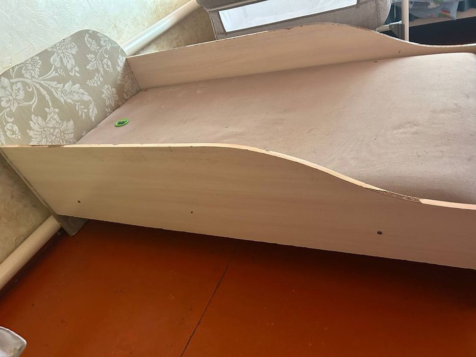 Продам кровать буу