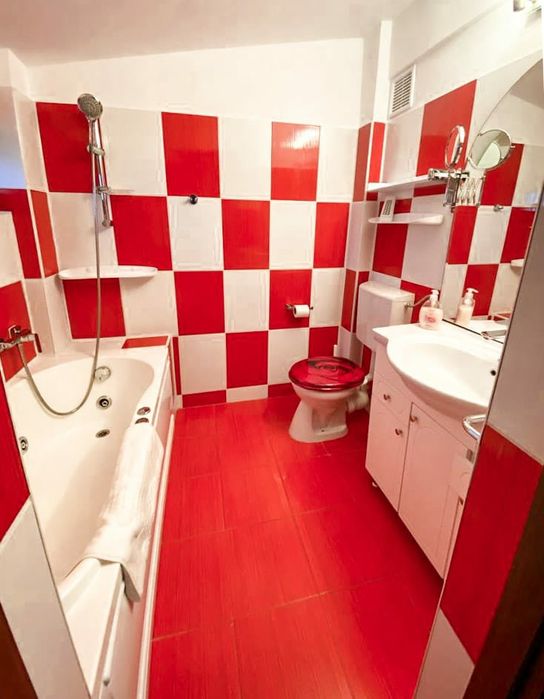 Vand apartament 3 camere Mamaia Nord cu scara interioara,