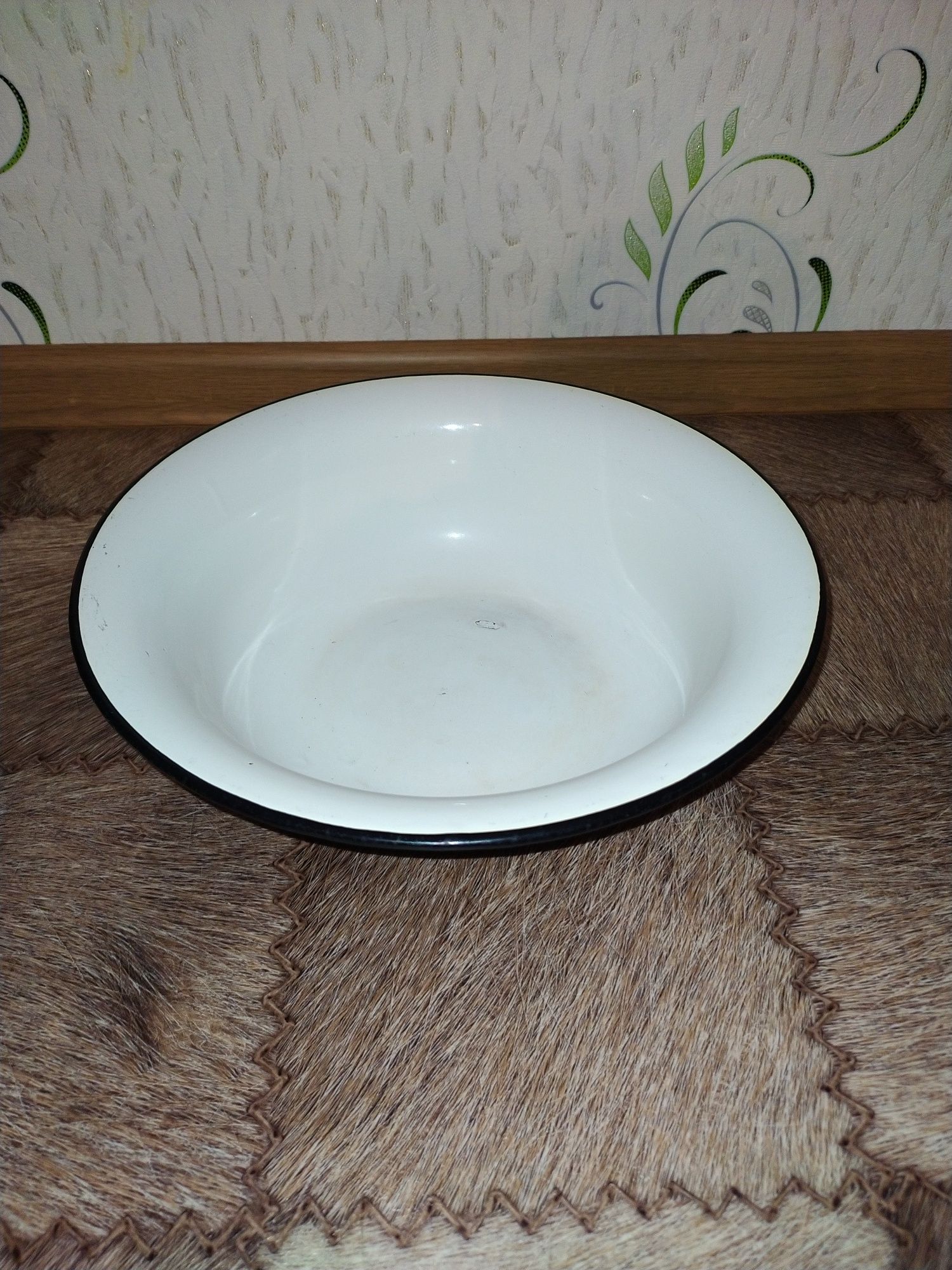 Продам чашку эмалированная