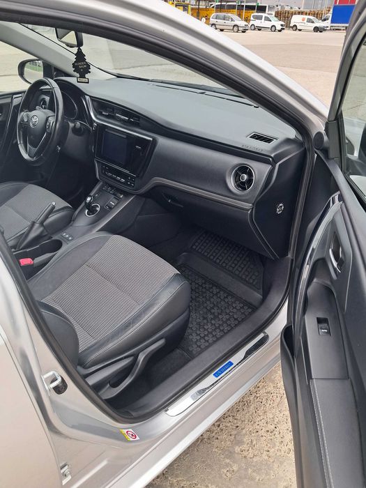 TOYOTA AURIS Facelift Hybrid 1.8 CP 136
