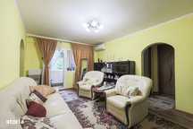 Apartament, la etajul 1, cu balcon spre zona verde, malul Muresului