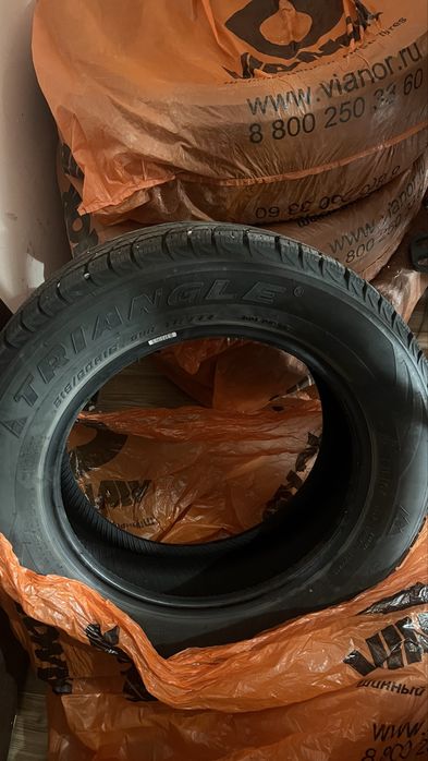 Шины Трайэнджел, 215/60 Р16 зимние, состояние почти новые, 1 сезон