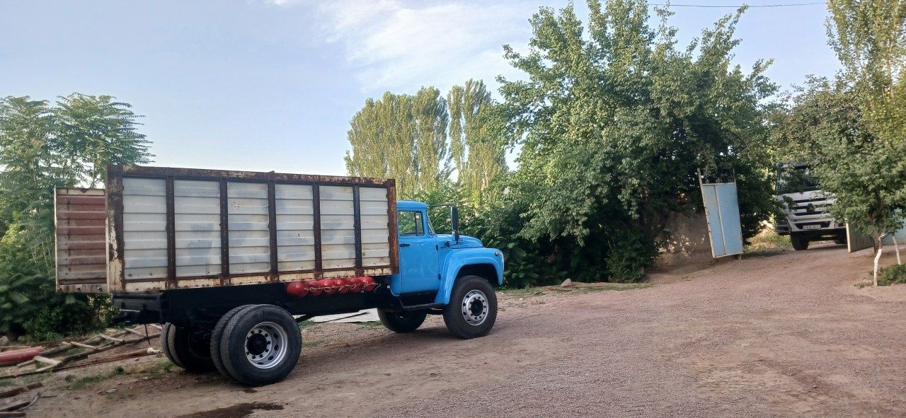 Zil130 samosval.