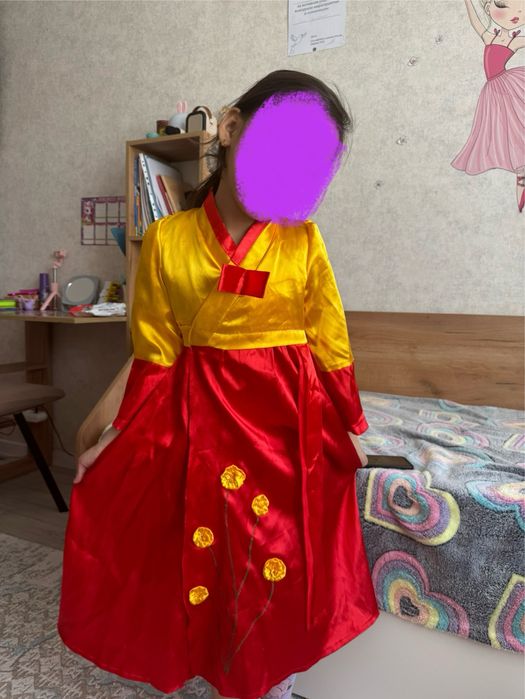 Продам корейский костюм