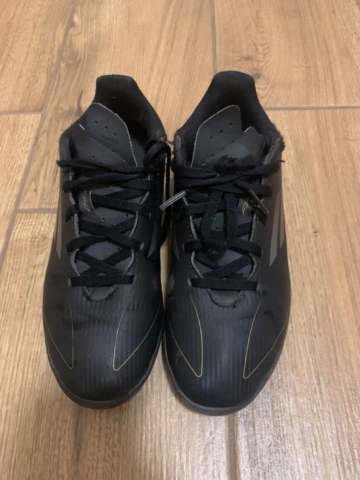 Продавам Футболни обувки