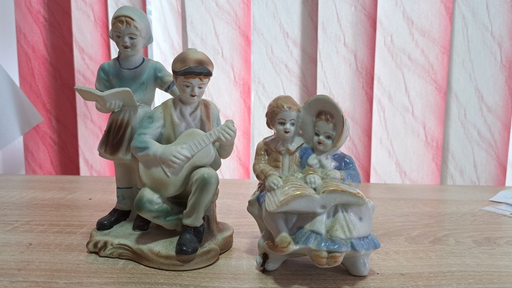 Set bibelouri de  portelan " Familie fericita"