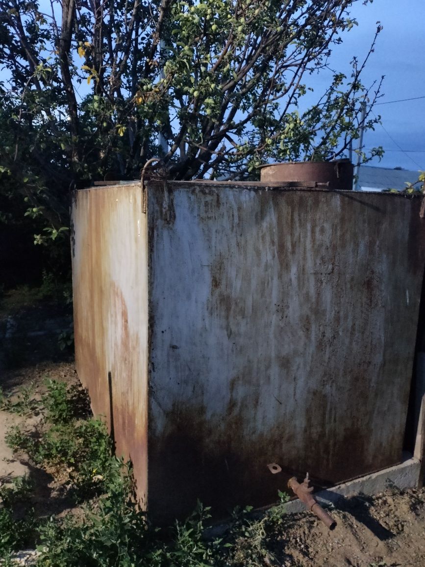 Продам железную ёмкость 5тонн