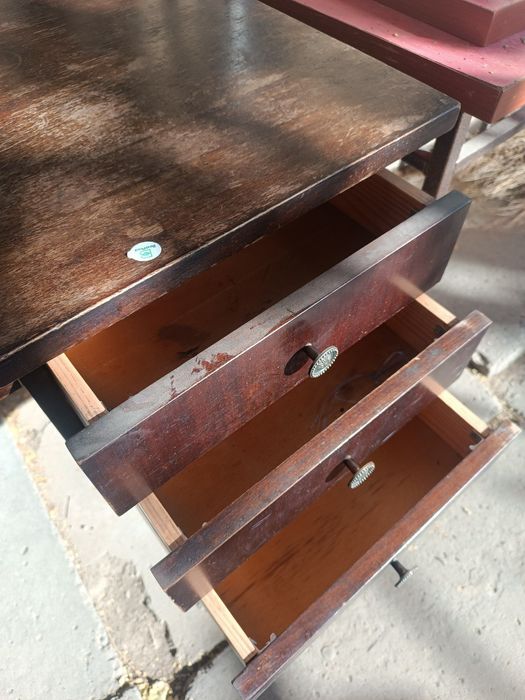 Стол большой,крепкий