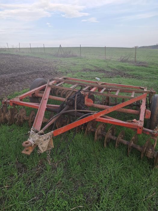 Vand disc și remorcă