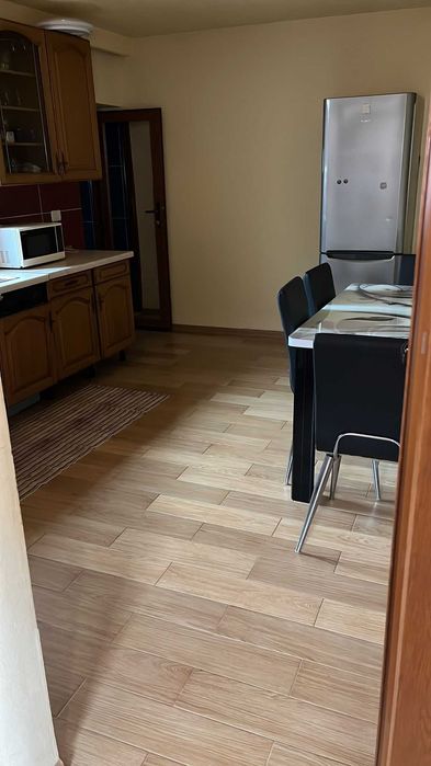 Proprietar ,inchiriez casa