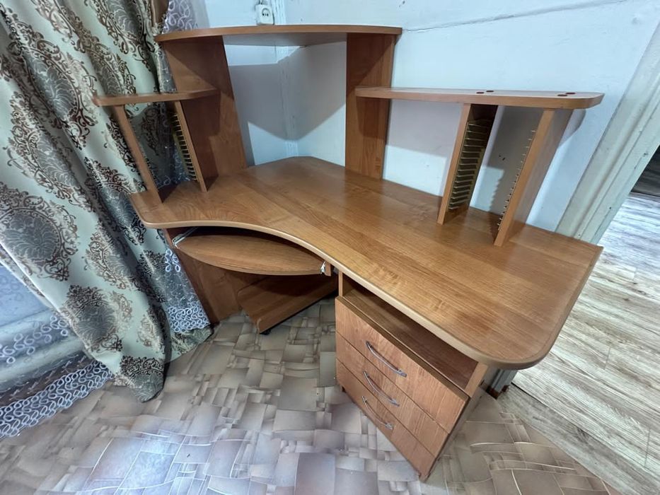 Компьютерный стол