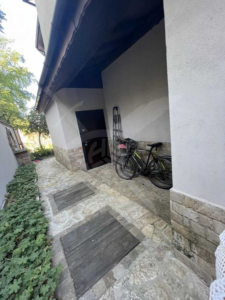 Продава се Къща в Варна, м-т Сотира - 250 кв.м за 1420 €/кв.м - Снимка #9