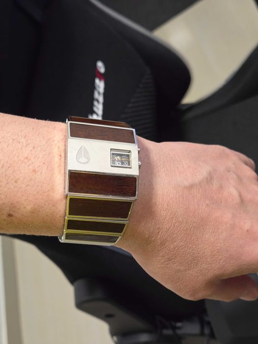 Ceas Nixon Rotolog, Vintage
