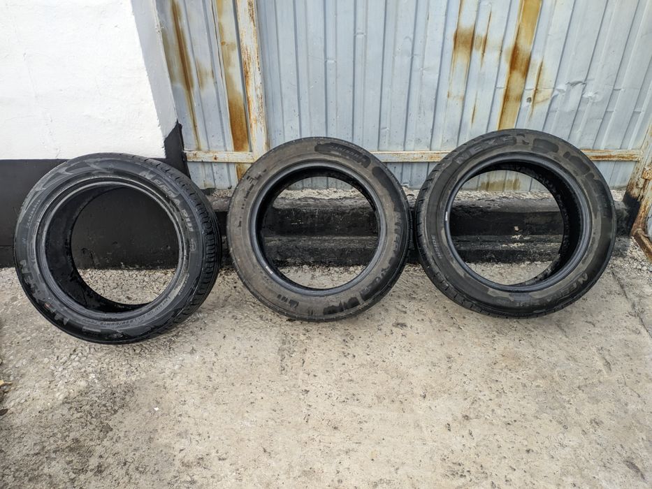 Покрышки r18 3штуки(235/55R18)