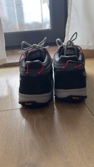 Bocanci munte La Sportiva 39.5