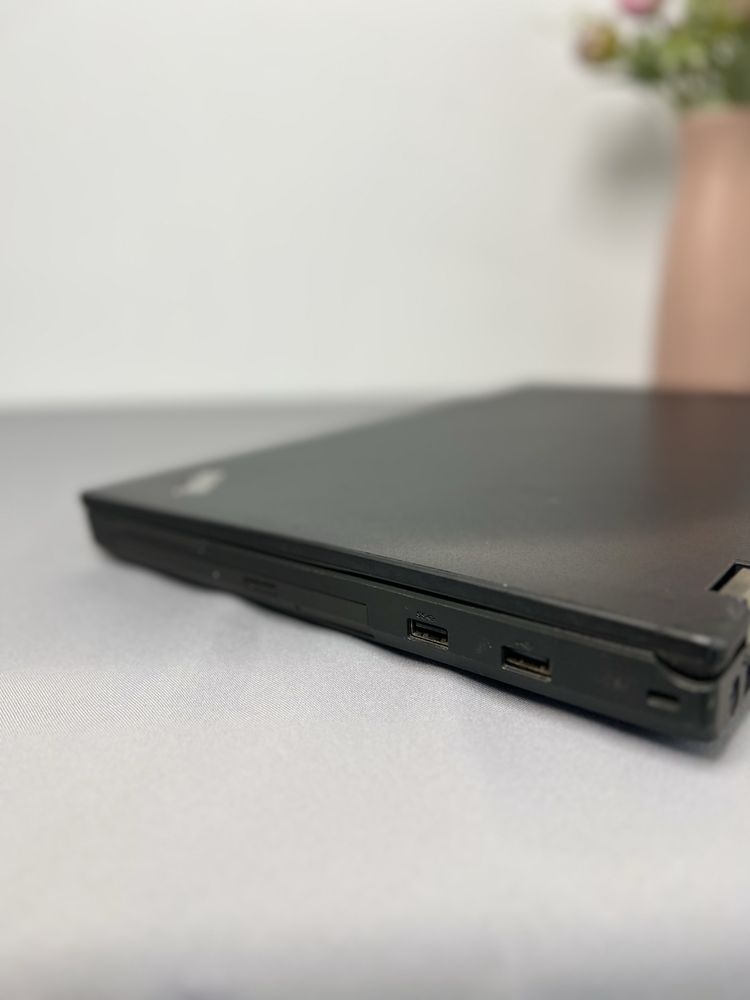 LENOVO THINKPAD T540p|CORE i7-4700| 8GB| SSD| GeForce GT 730M|