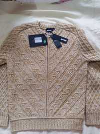 продавам пуловер на ROBERTO CAVALLI