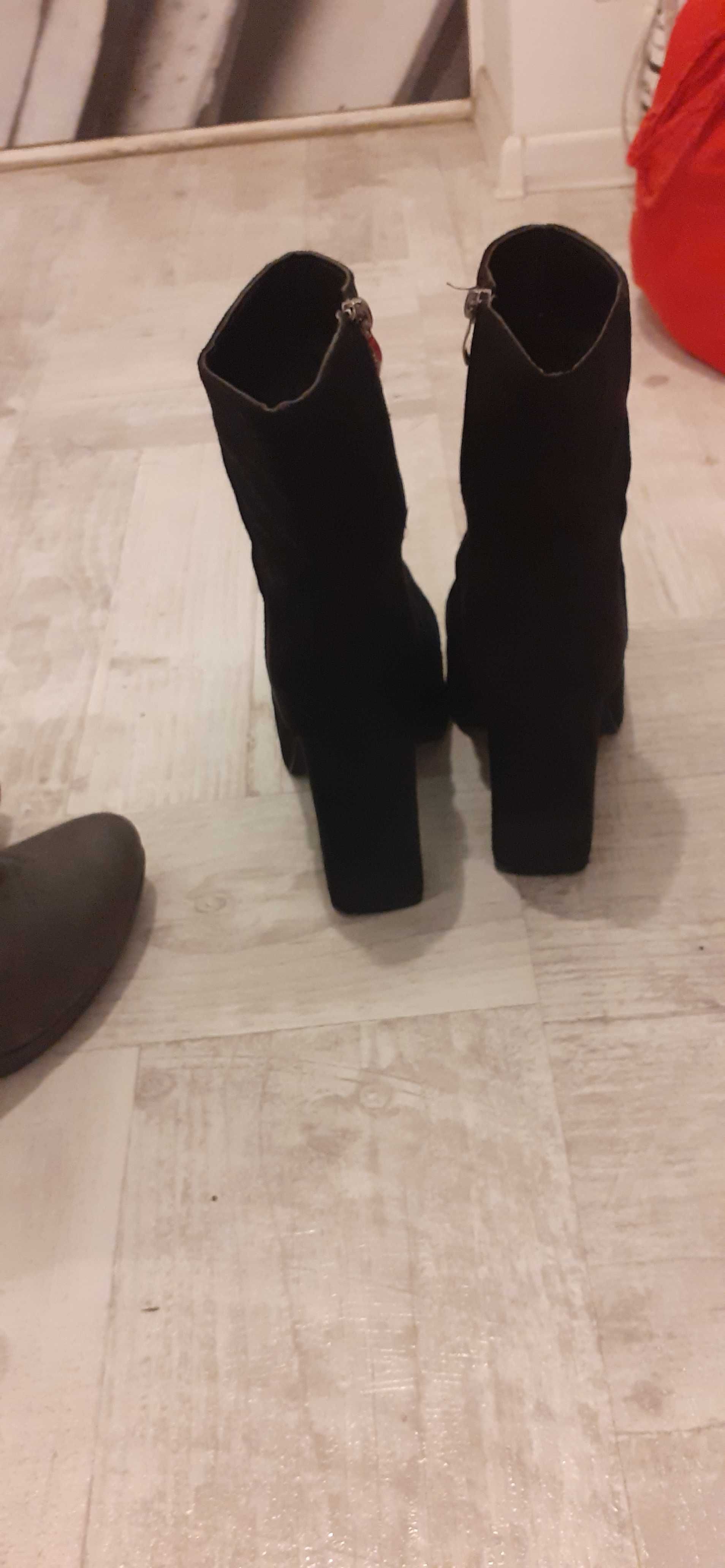 Ghete/botine mas 39, cu platforma, 2 perechi