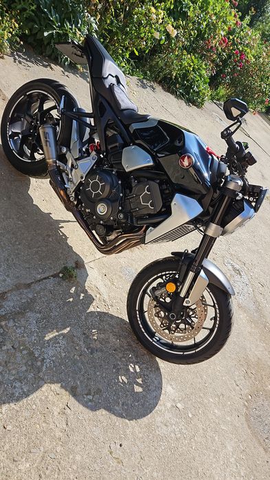 Honda cb 1000r black edition