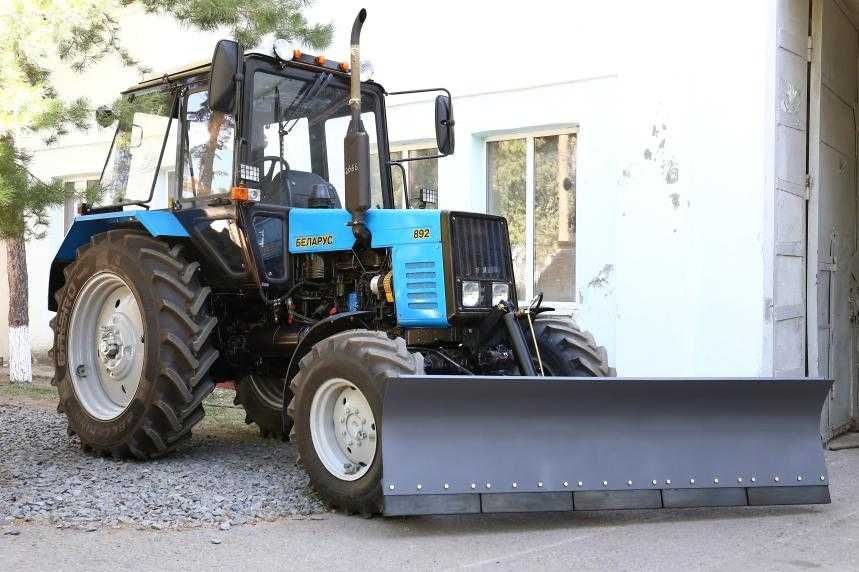 Отвал коммунальный гидр. КО-4 (для навески с ПКУ, ПБМ,ТУРС, ш 2,5м)