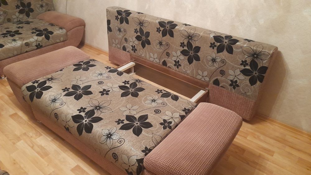 Продам два дивана