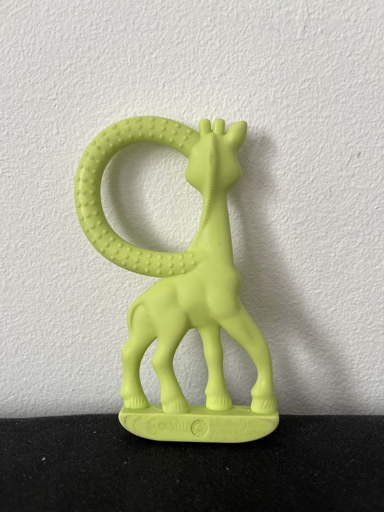 Ванилена гризалка за венци Sophie la girafe + подарък
