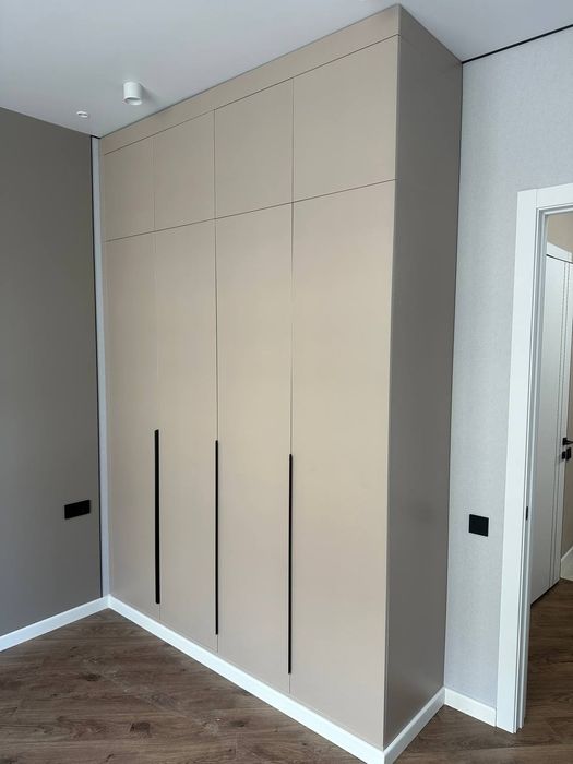 Изготовим мебель на заказ любой сложности: шкафы, кухни, тумбы и т.д.