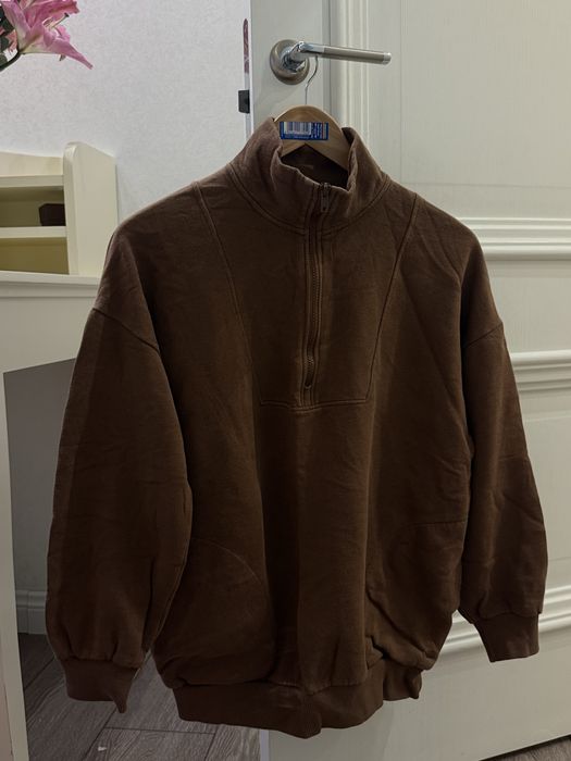 Пуловер коричневый