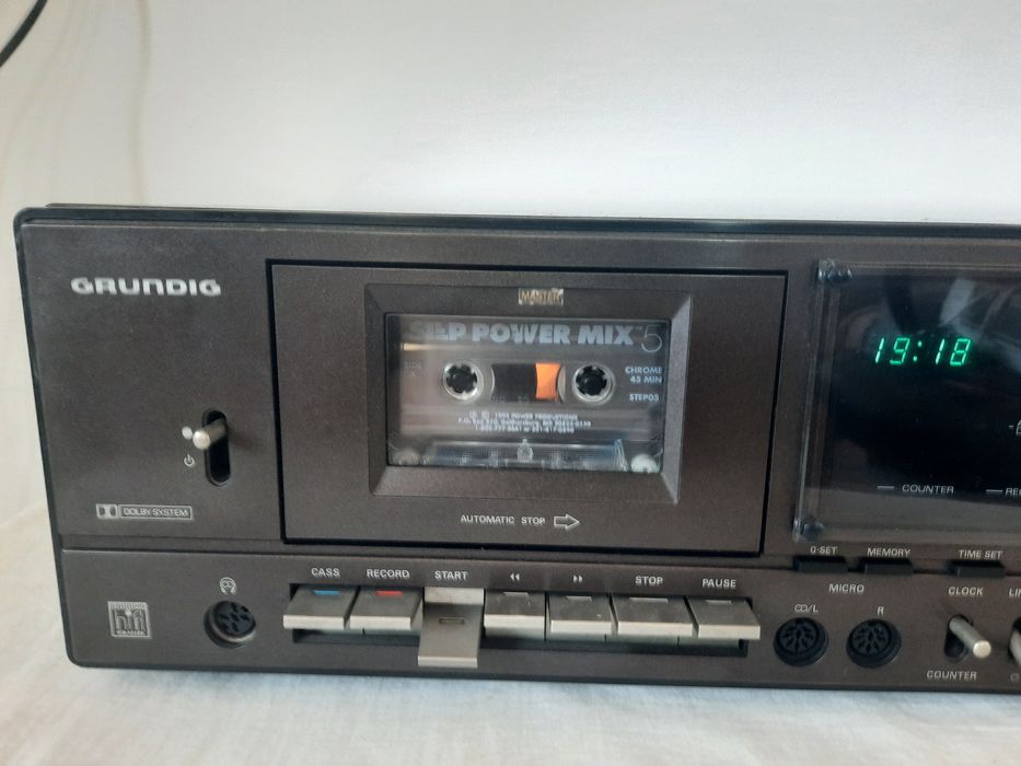 Casetofon deck Grundig CNF-350