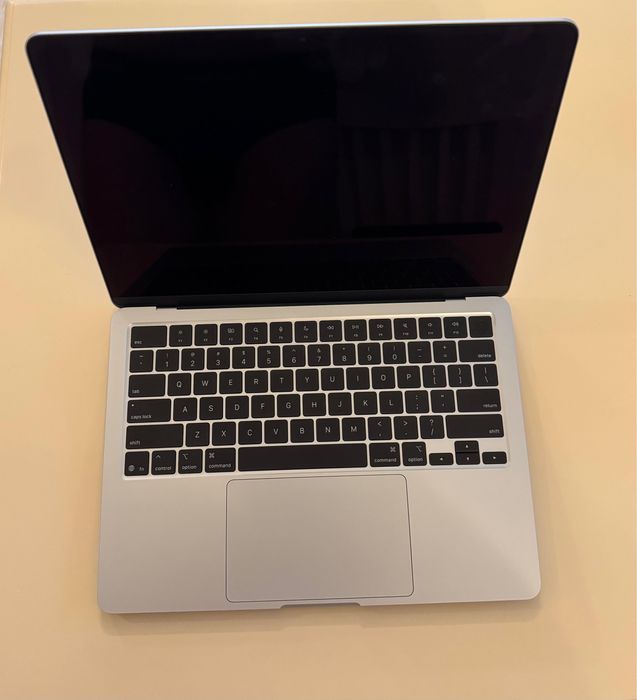 Apple Macbook Air 13’’ M4 2025 / Sky Blue / 14 cicluri incarcare