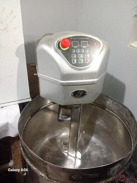 Хлебо печь и тестомешалка