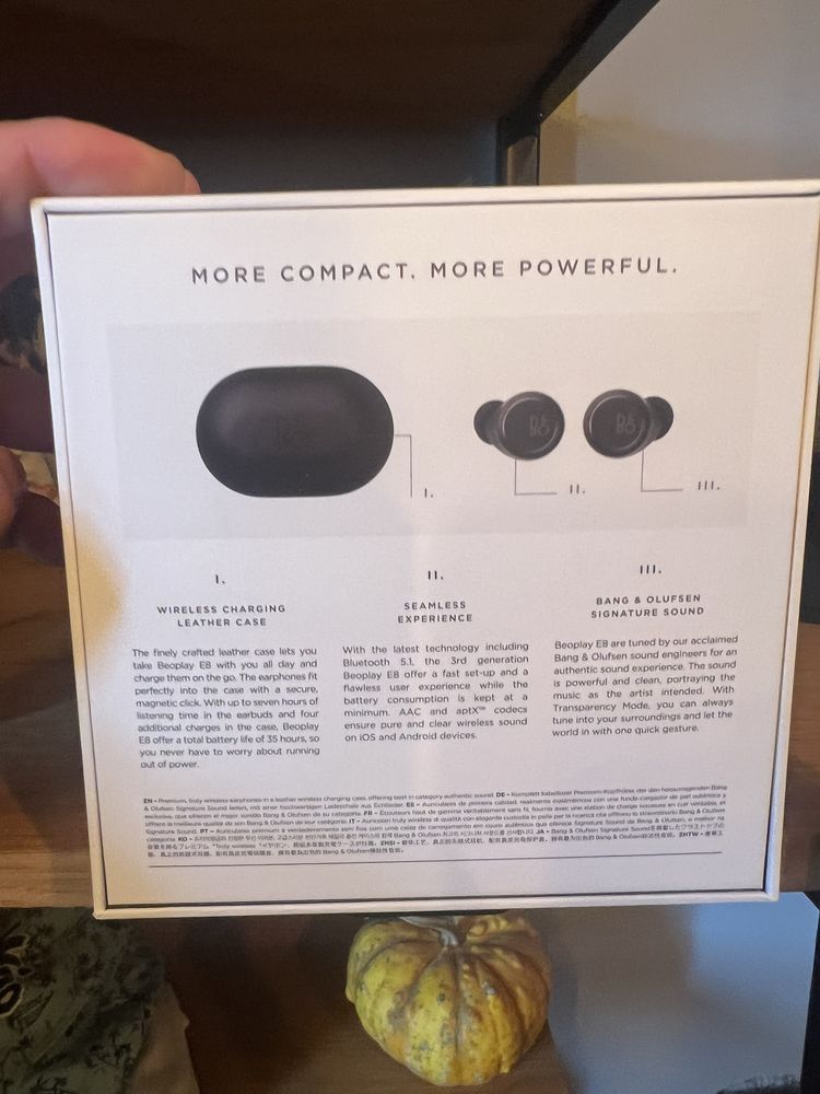 Bang & Olufsen BeoplayE8 3 generation