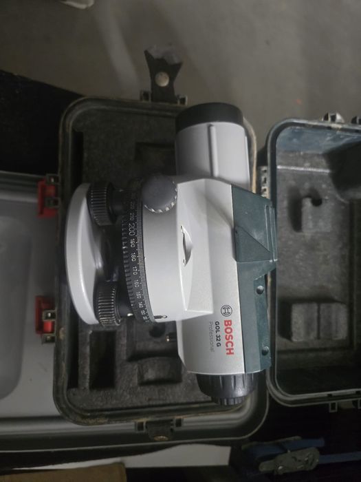 Nivela optica Bosch Gol 32G Professional cu stativ