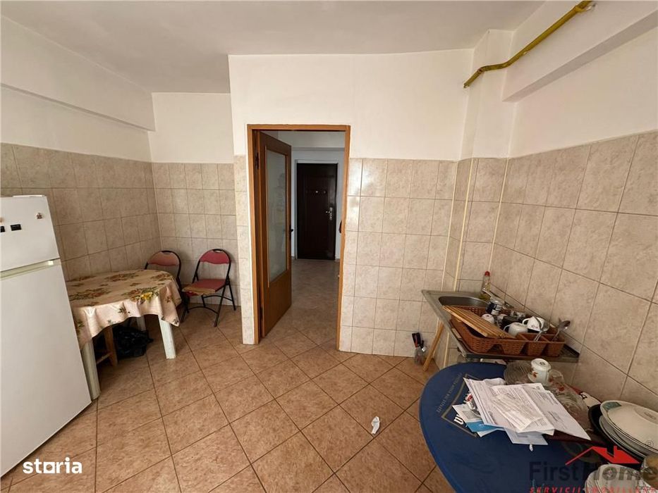 Apartament 2 camere, 60mp + garaj proprietate, etaj 4 cu acoperis