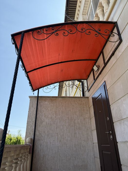 Навес для дверей