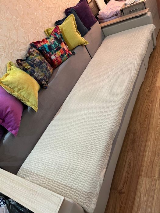 Продам диван с подушками
