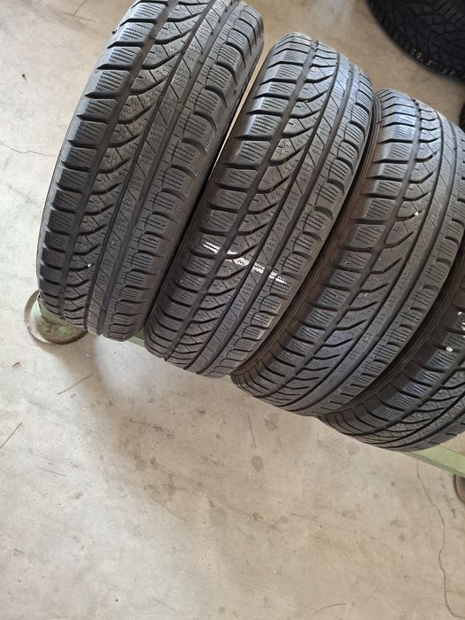 4 Anvelope de iarnă 155 65 r14 Dunlop