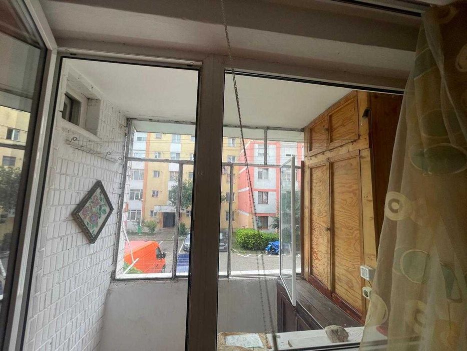 Apartament 2 camere, semidecomandat, etaj 1 - Strada Maratei