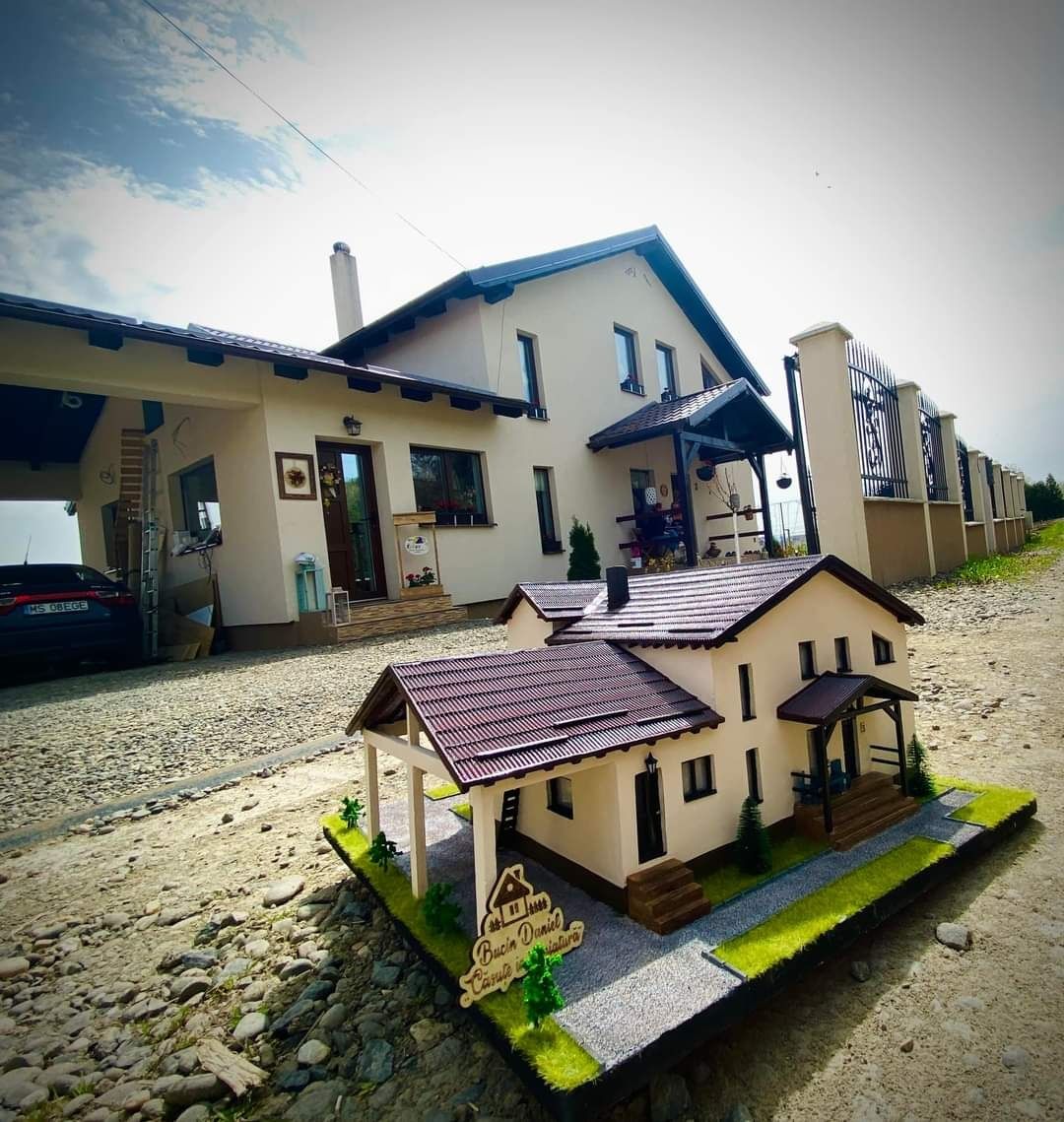 Casa in miniatura , traditionala, moderna, cabana manastire macheta